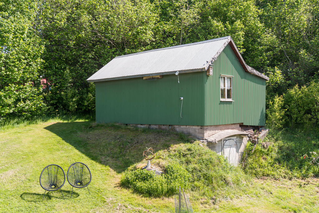 Gäststuga/Verkstad.