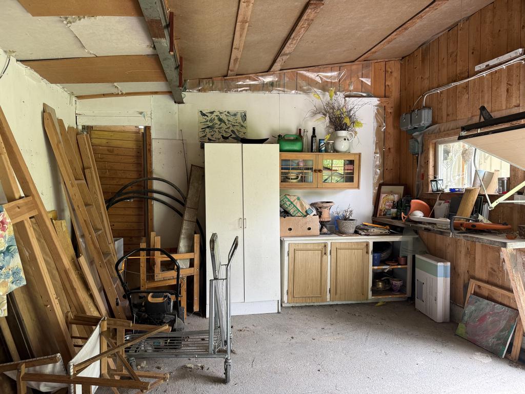 Garage.