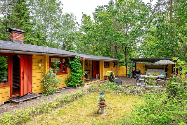 Välkommen till Hagtorpsvägen 72 i Lövåsen! 