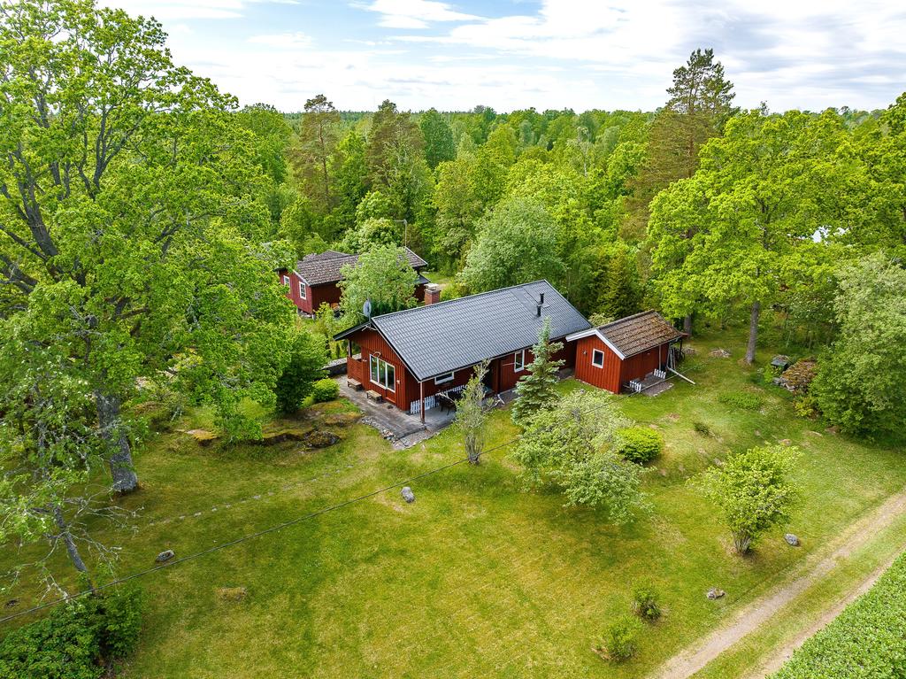 Grön omgivning och promenadavstånd till badplats