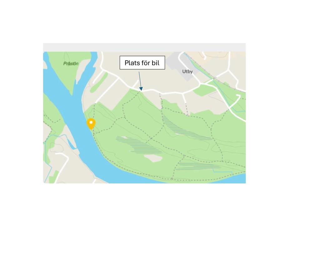 Parkera längs vägen och promenera stigen till stugan 