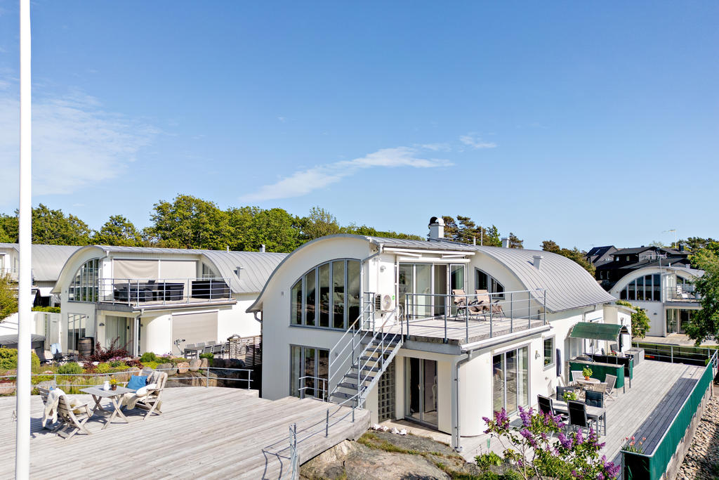 Härliga, stora solterrasser på August Kullgrens väg 19
