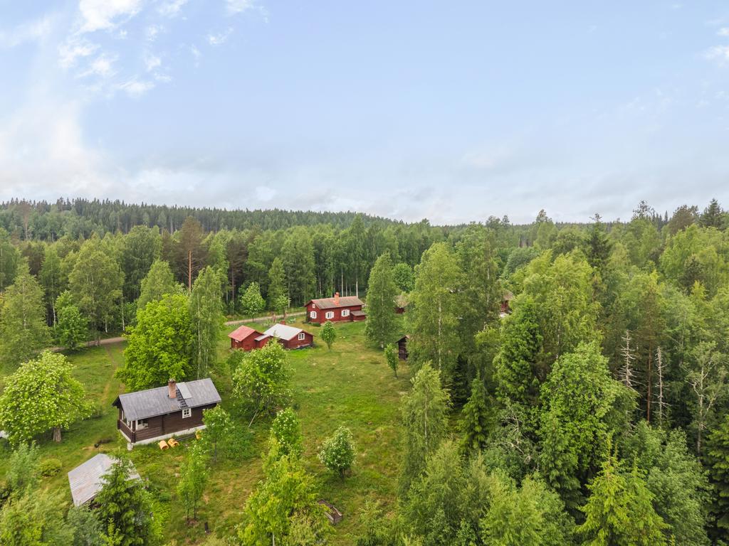 Vy över fastigheten och området
