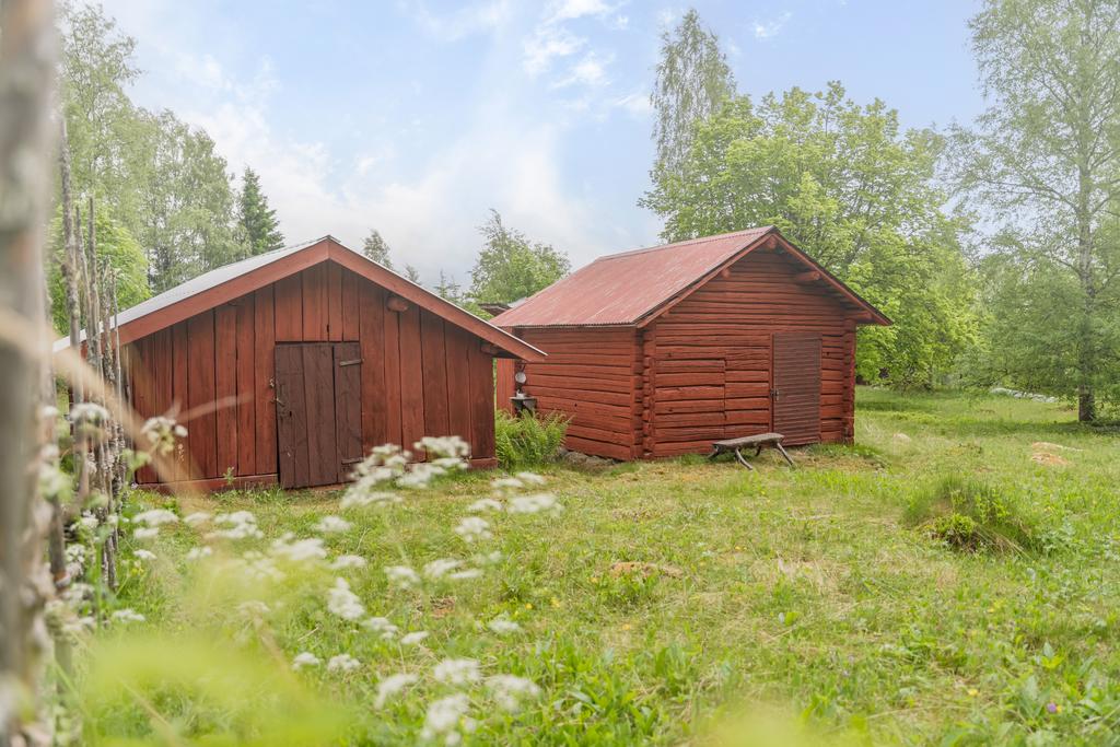 Ladugård och stall