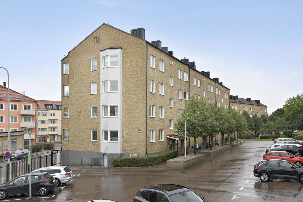 Hörnlägenhet på första våningen. Gated community