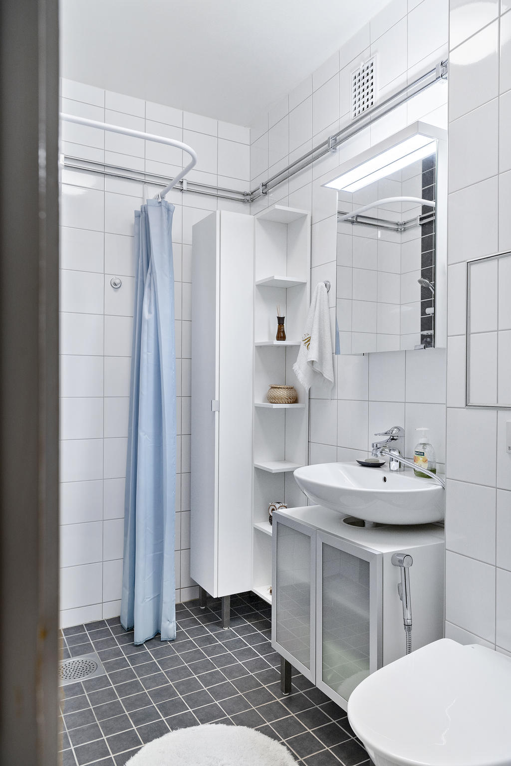 Badrum med dusch renoverat 2018