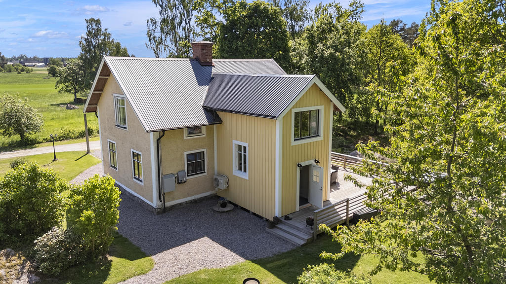 Entré till den tillbyggda delen