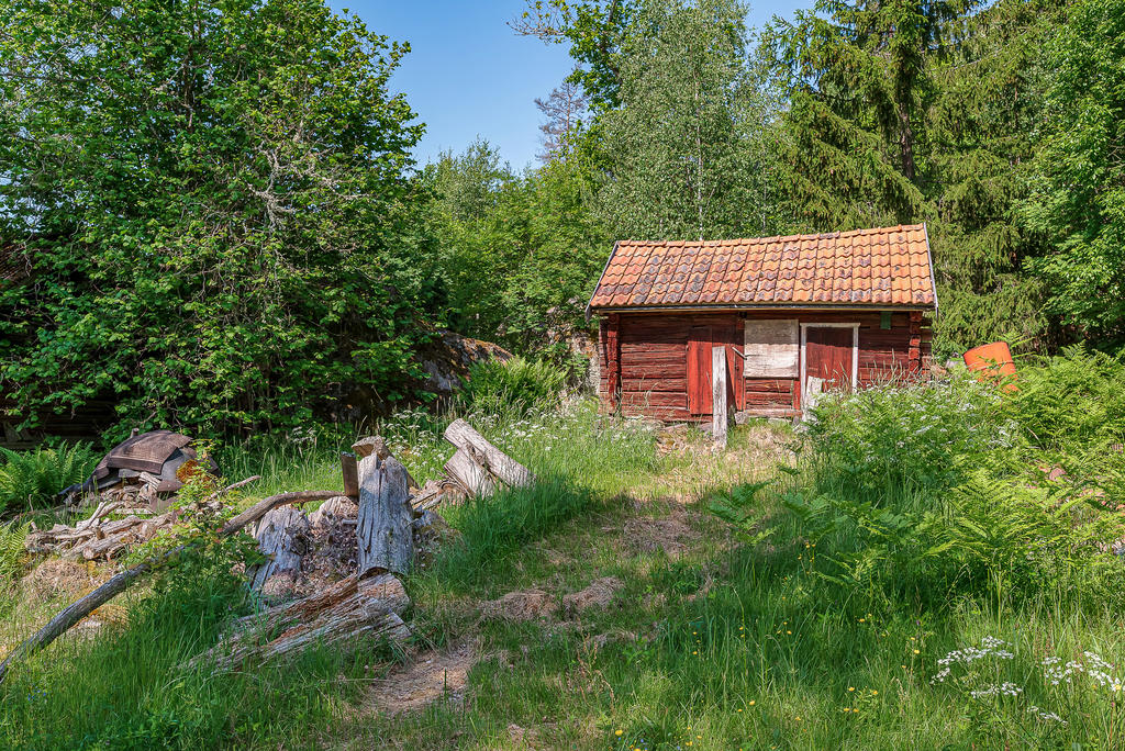 Ytterligare uthus - idag förråd men förr bodde hönsen här