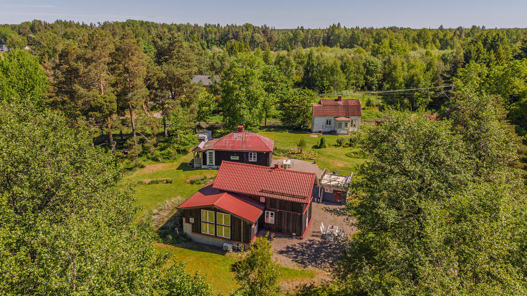 Tre hus på fastigheten