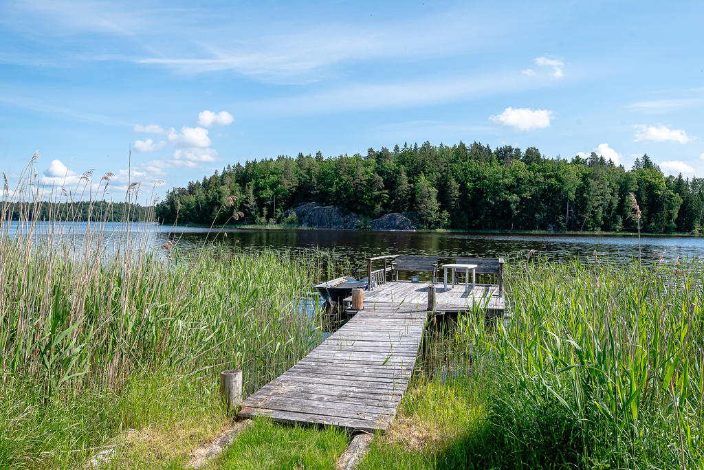 Sjön Gällringen, Ullsta ö och den egna bryggan
