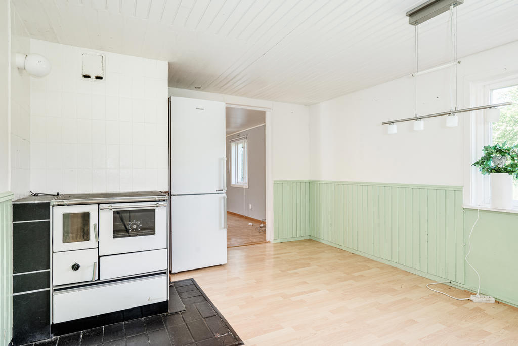 Vedspis i köket.