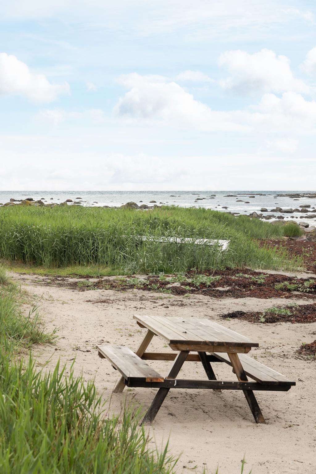 Närheten till havet är en självklar del av vardagen här.