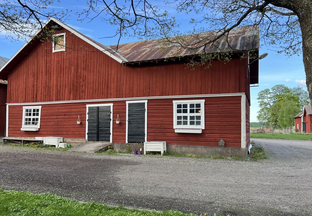 Ett av uthusen. 