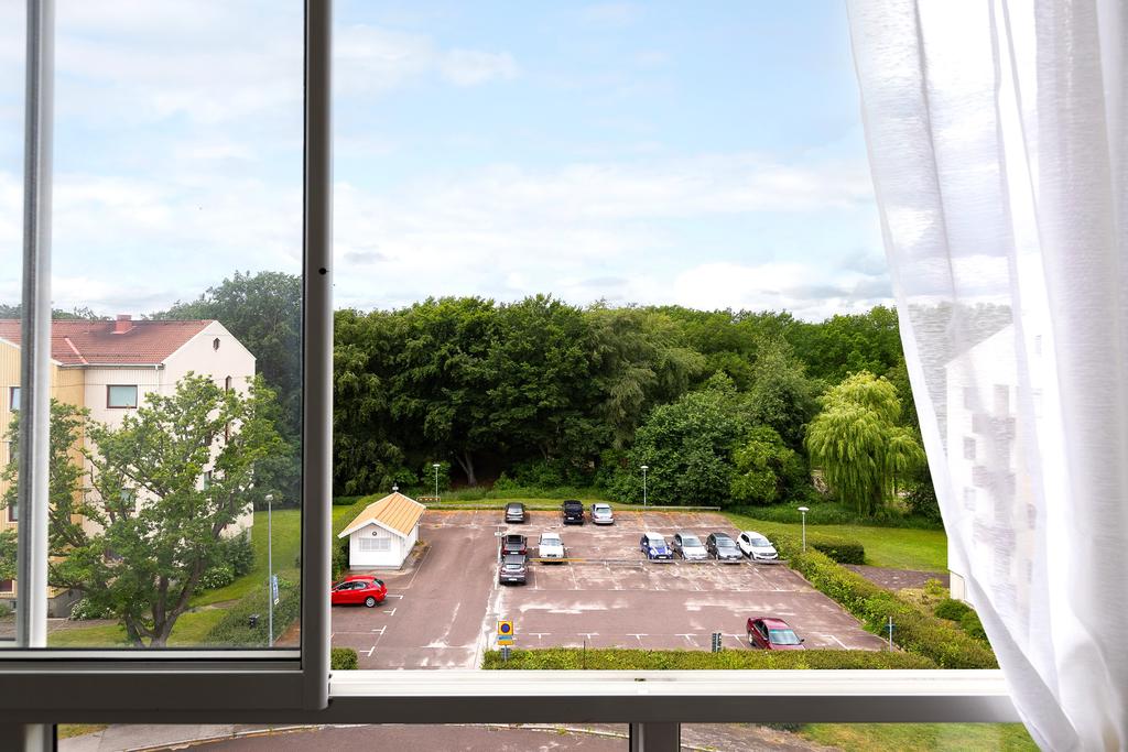 Vacker grön utsikt från balkongen