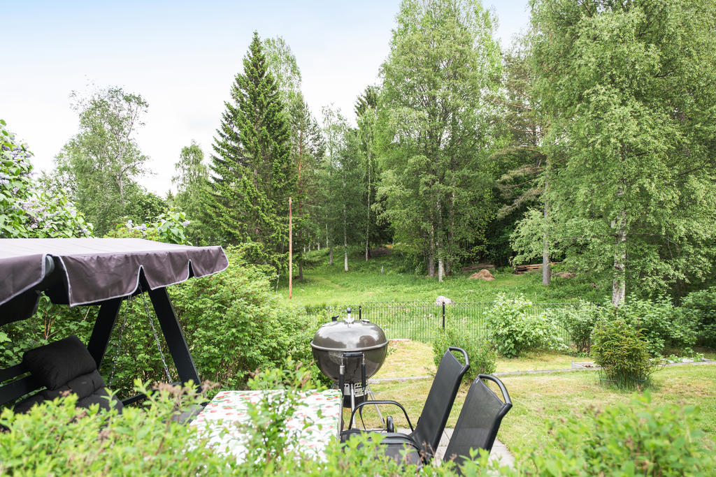 Oas mitt i grönskan