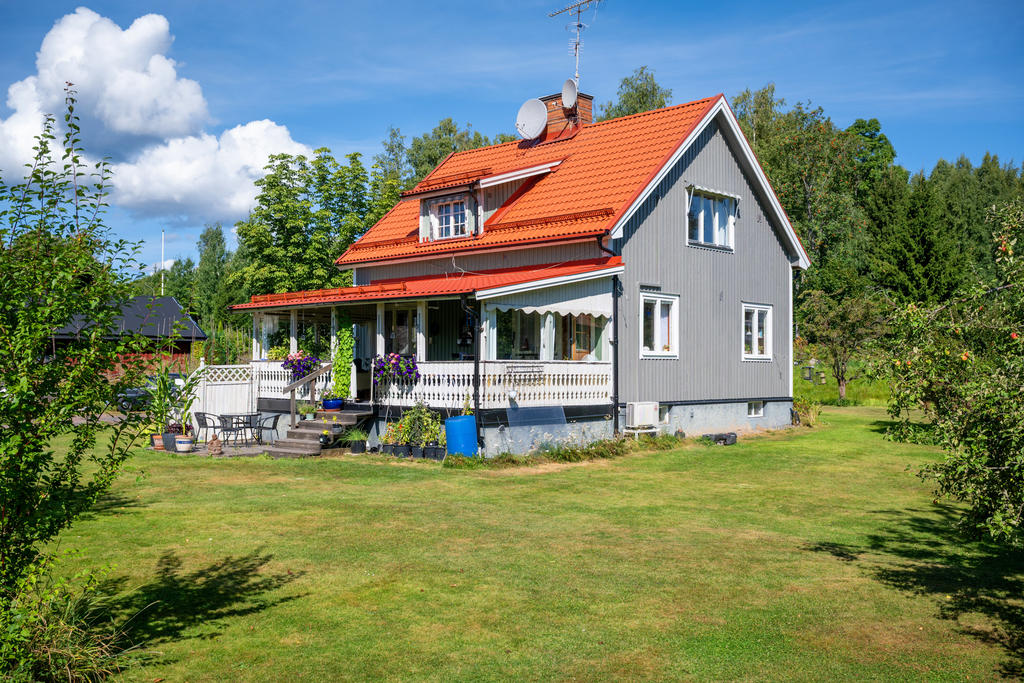 Fasad, baksida