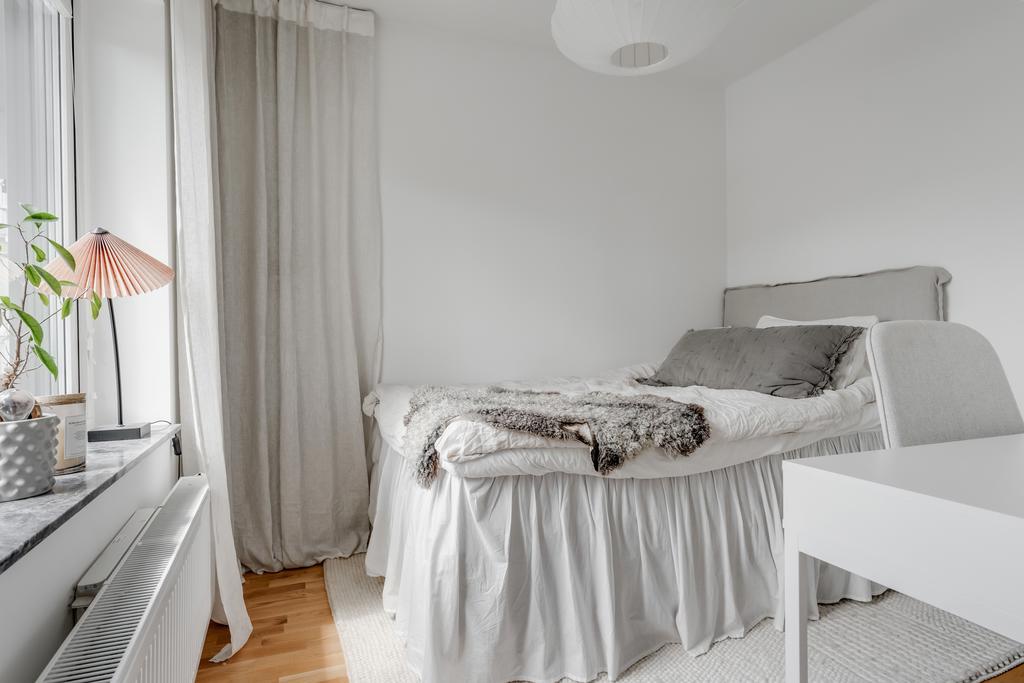 Sovrum 2 med plats för säng och skrivbord