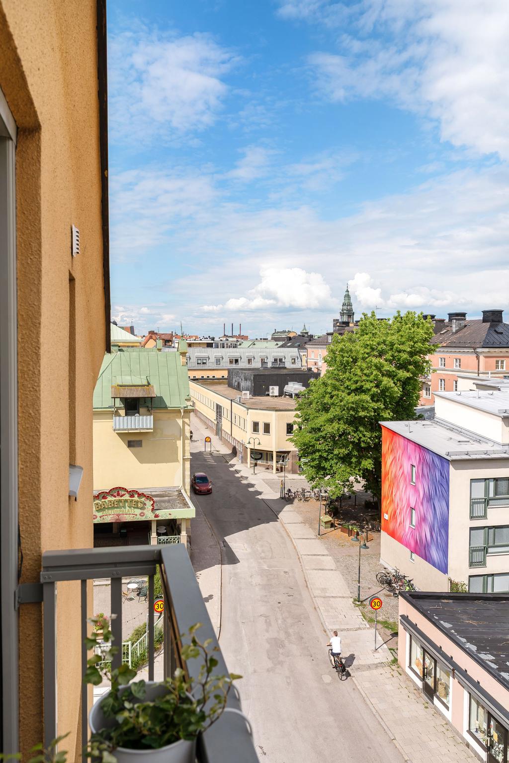 Utsikt från den franska balkongen - mitt i city! 