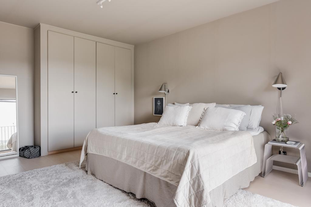 Master bedroom med garderober 