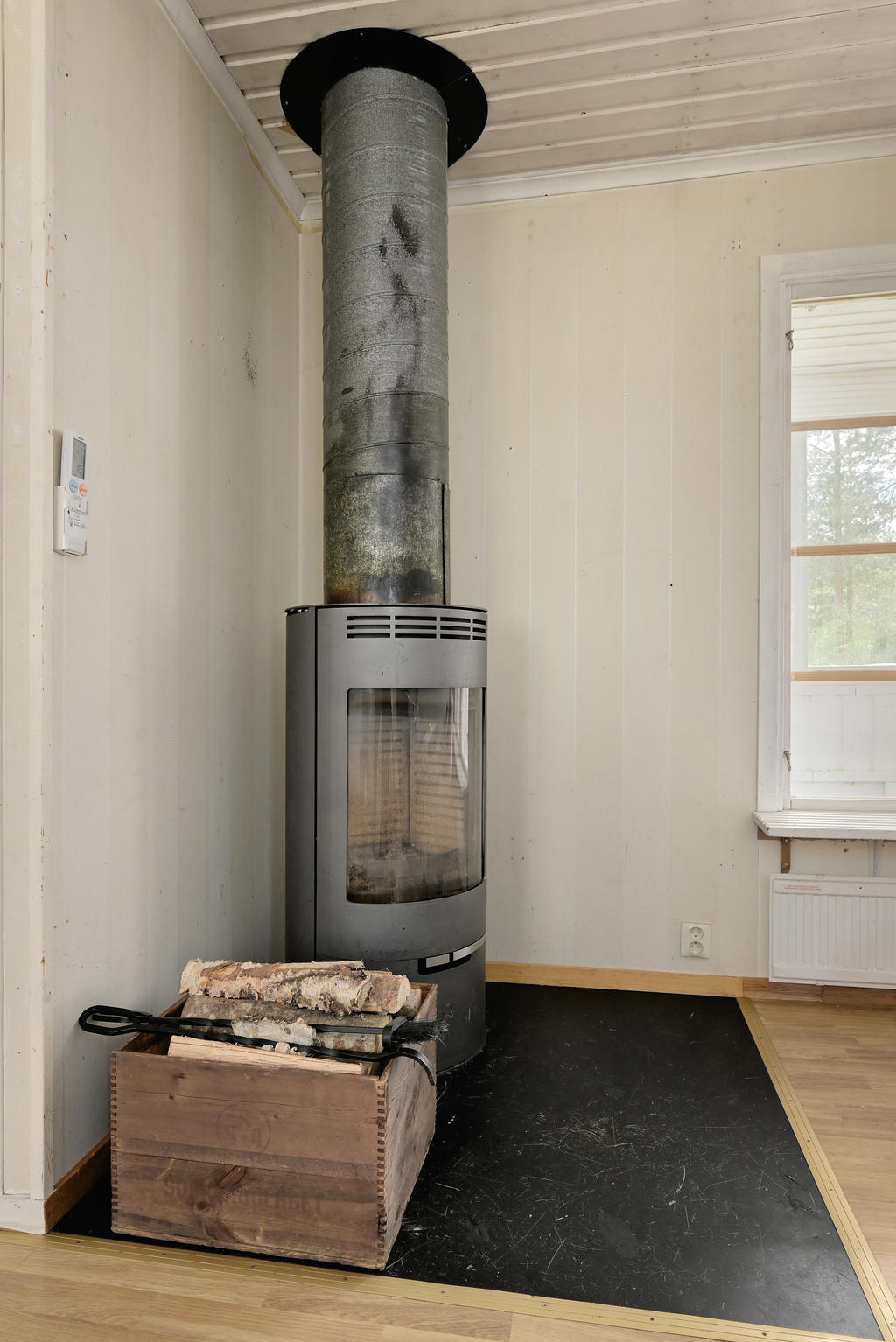 Kamin i vardagsrummet