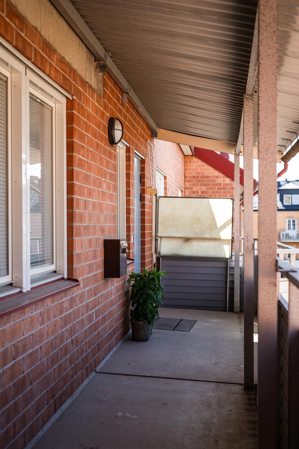 Entré längst bort på en loftgång