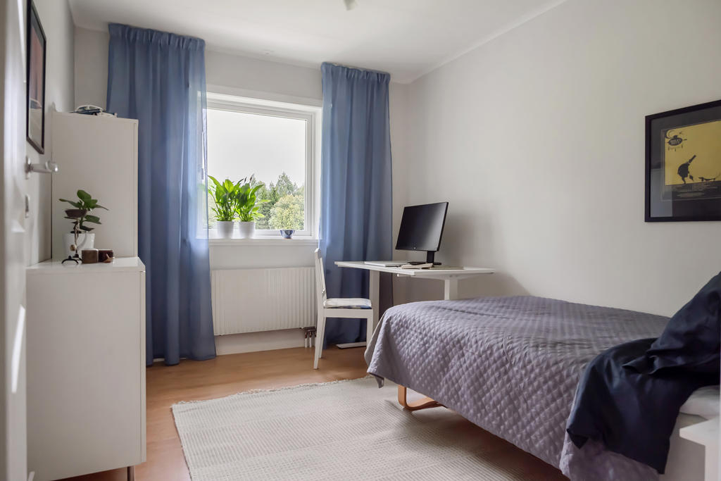 Sovrum 3 med 2 garderober