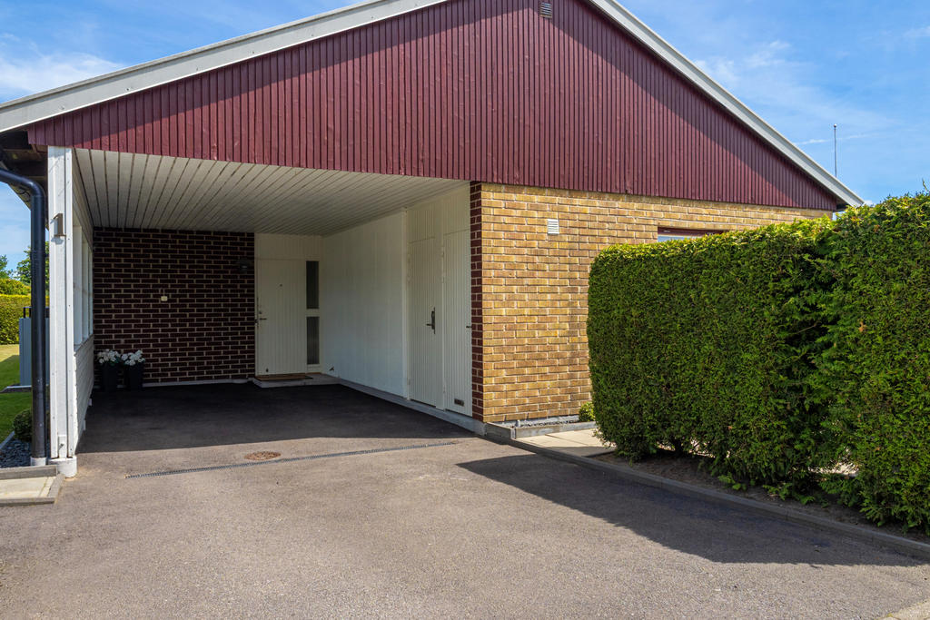 Uppfart med carport 