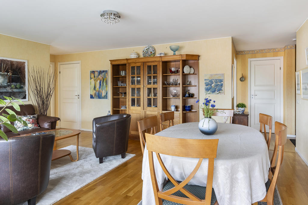 Matplats i vardagsrum