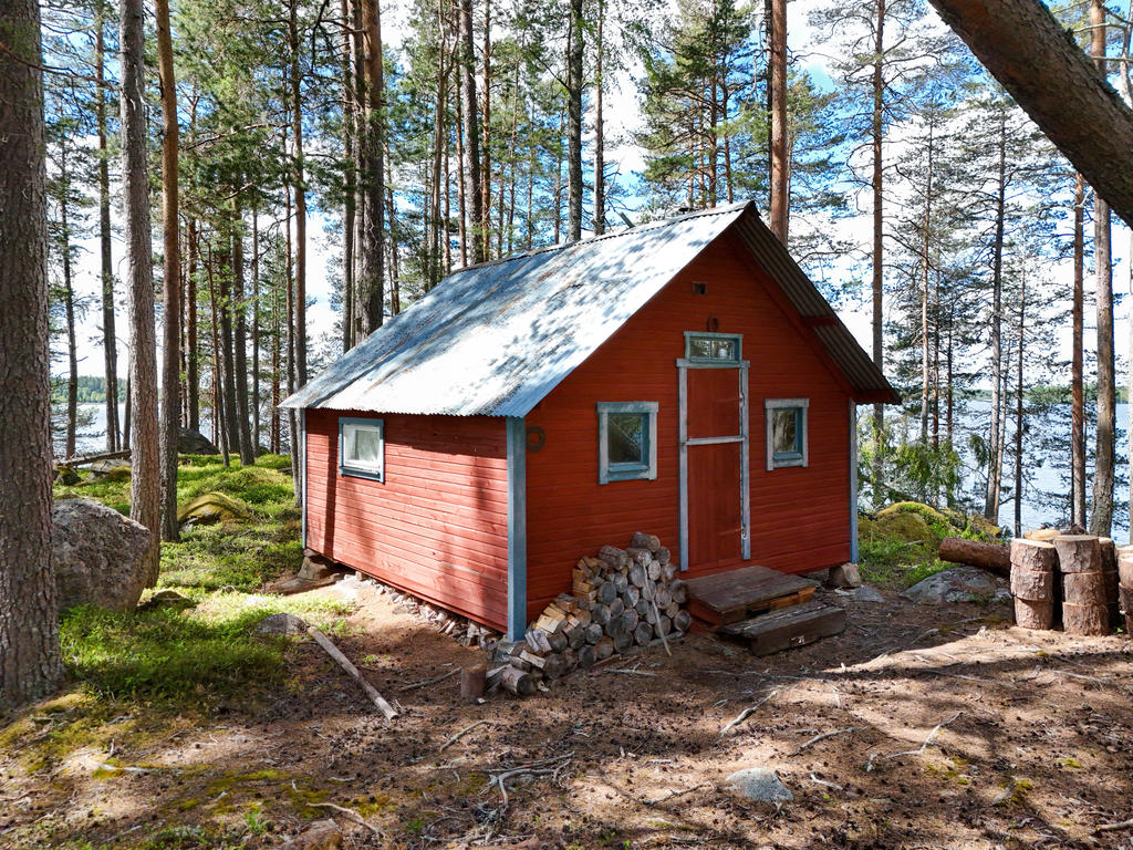 Liten enkel skogskoja. 