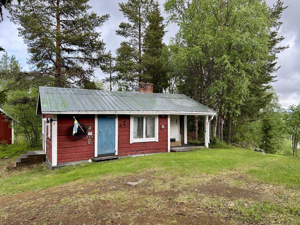 Gäststuga med förråd