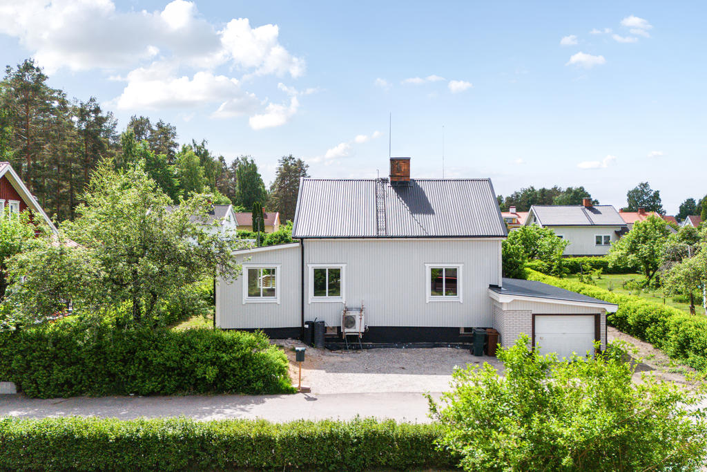 Trädgårdsvägen 18