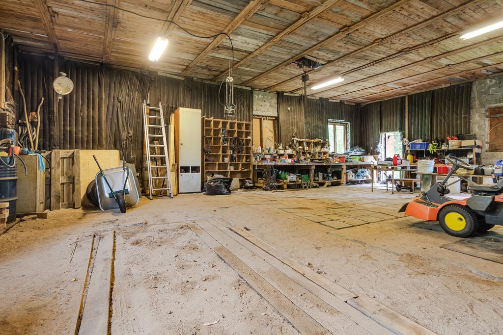 Stort garage