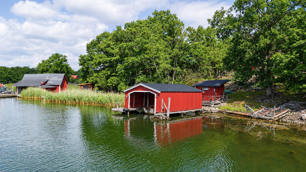 Båthus och sjöbod