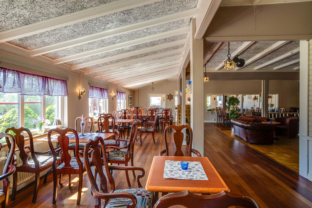 Matsal och bar-