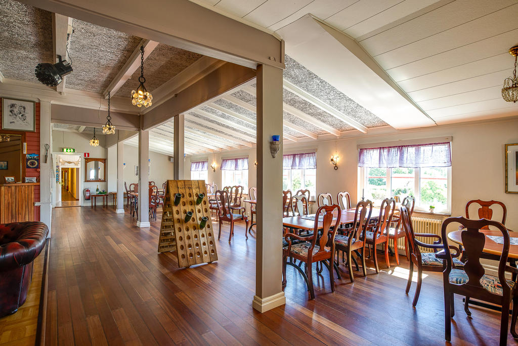 Matsal och bar-
