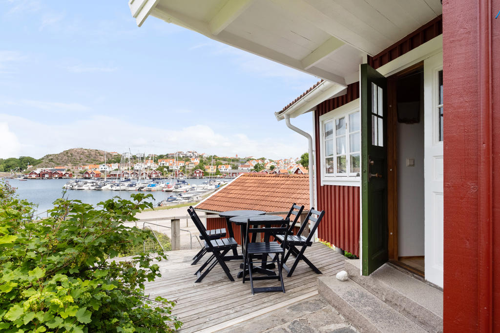 Trevlig uteplats vid entrén