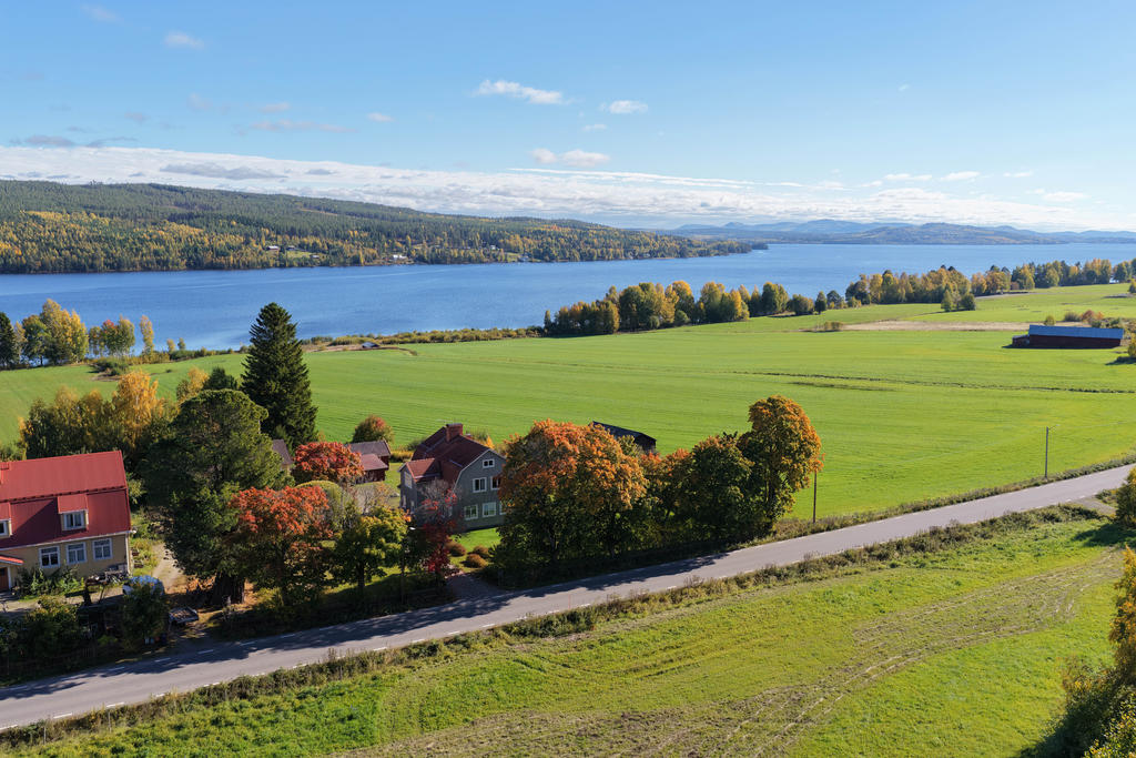 Vy mot Orsjön, en del av älven Ljusnan. 