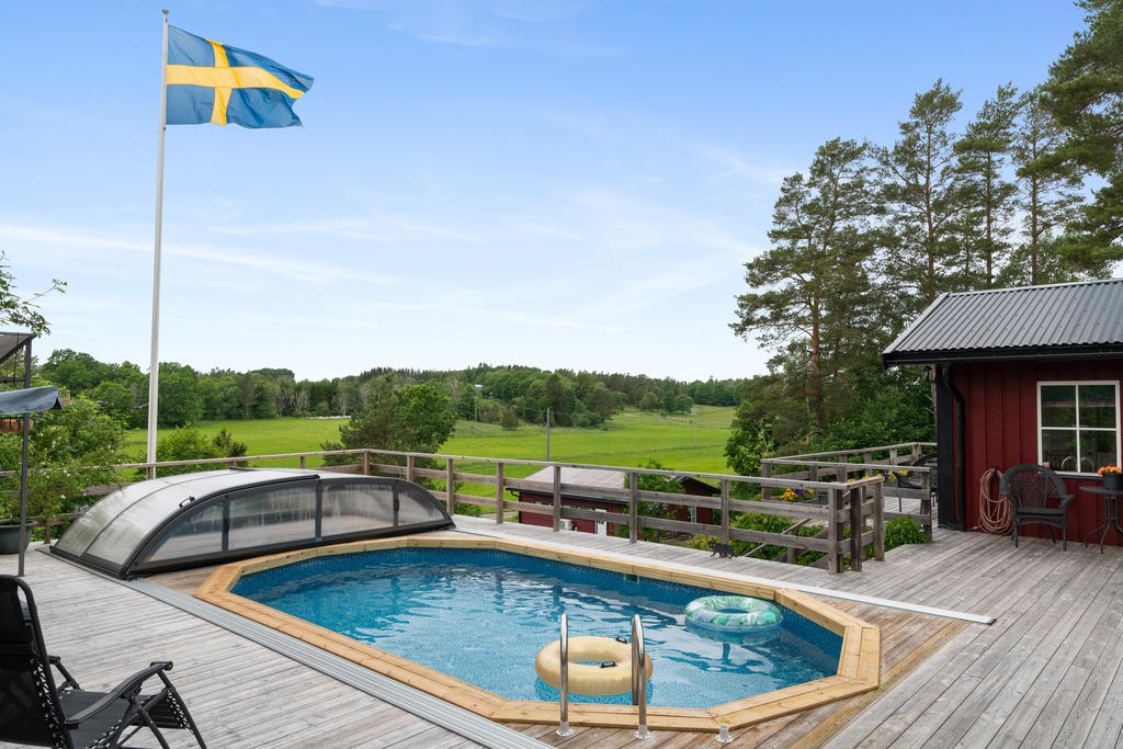 Pool med pooltak