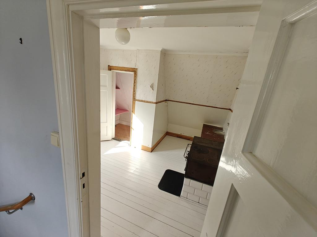 Gammalt kök med vedspis, Säljarnas egna bild på insidan