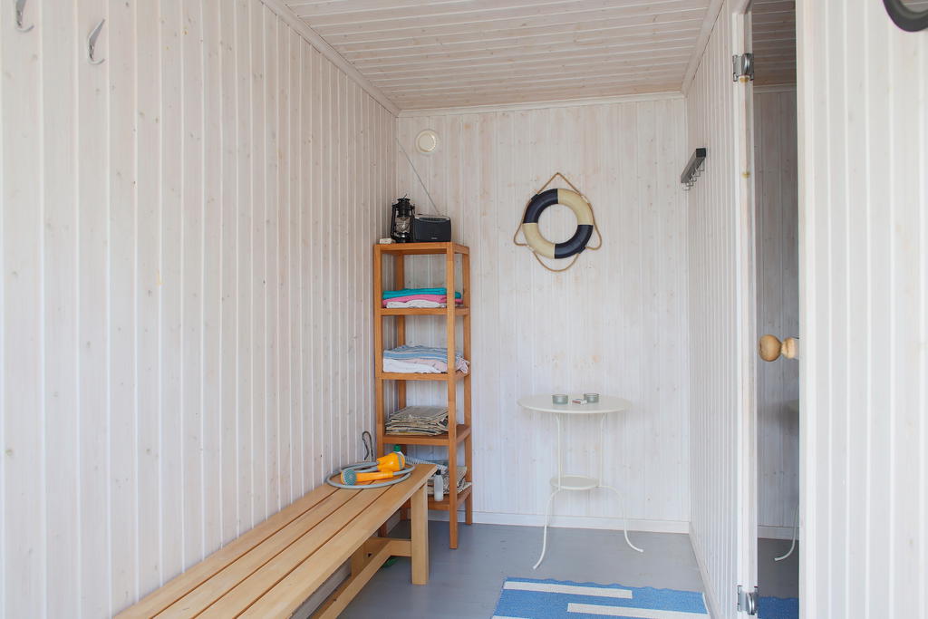 Omklädningsdel i bastubyggnaden 