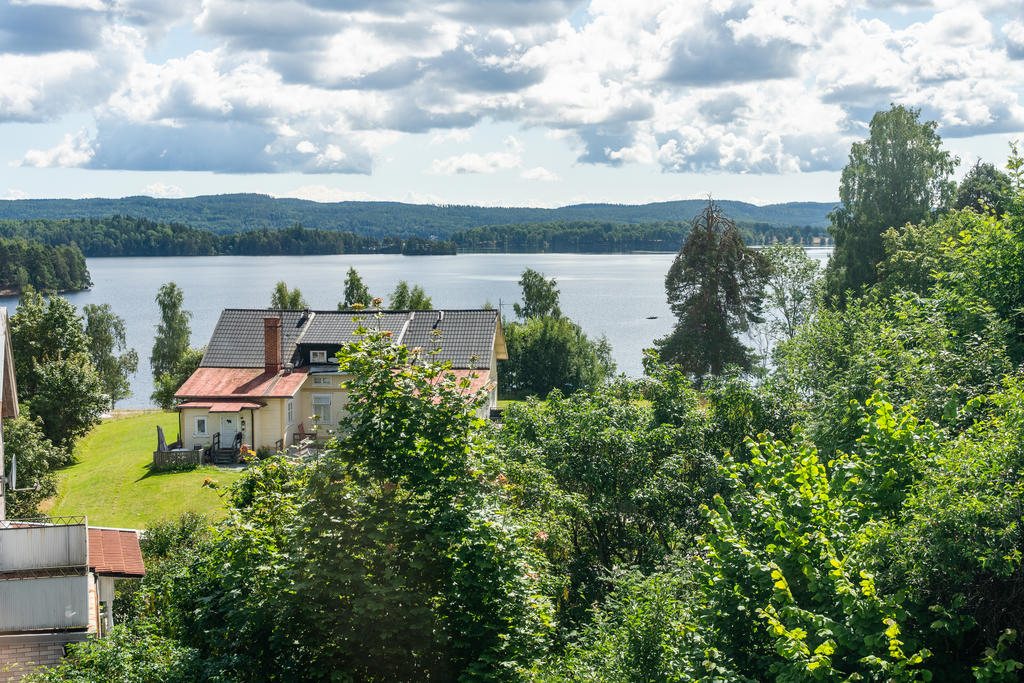 Sjöutsikt från huset.