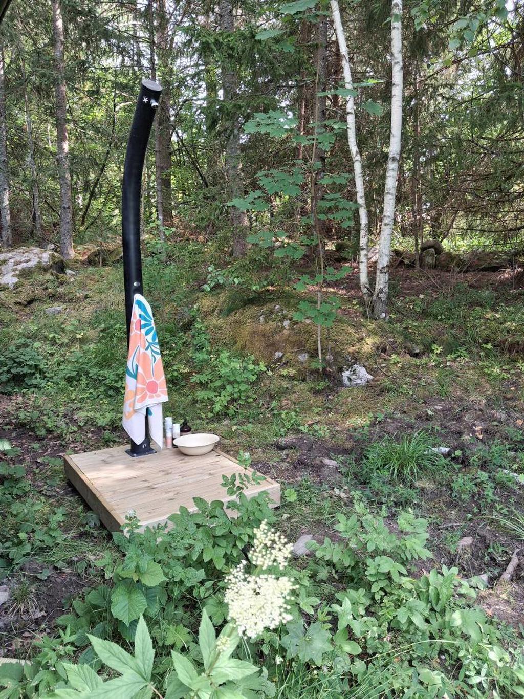 Den nya uteduschen, Säljarens egna bild