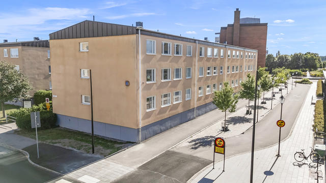 Sveavägen 20C, Centralt