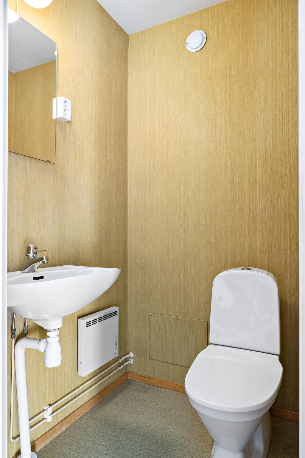 Entréplanets wc.
