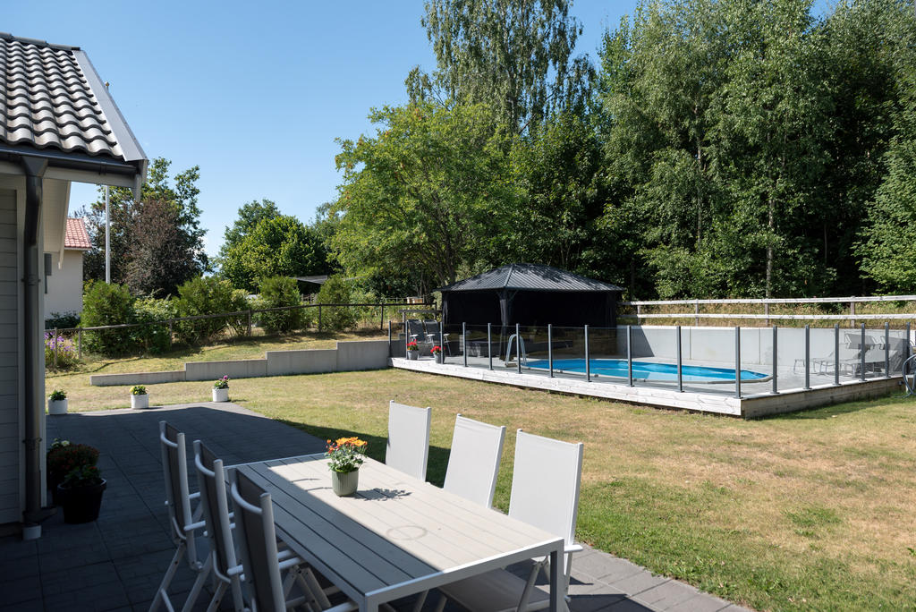 Baksida med pool
