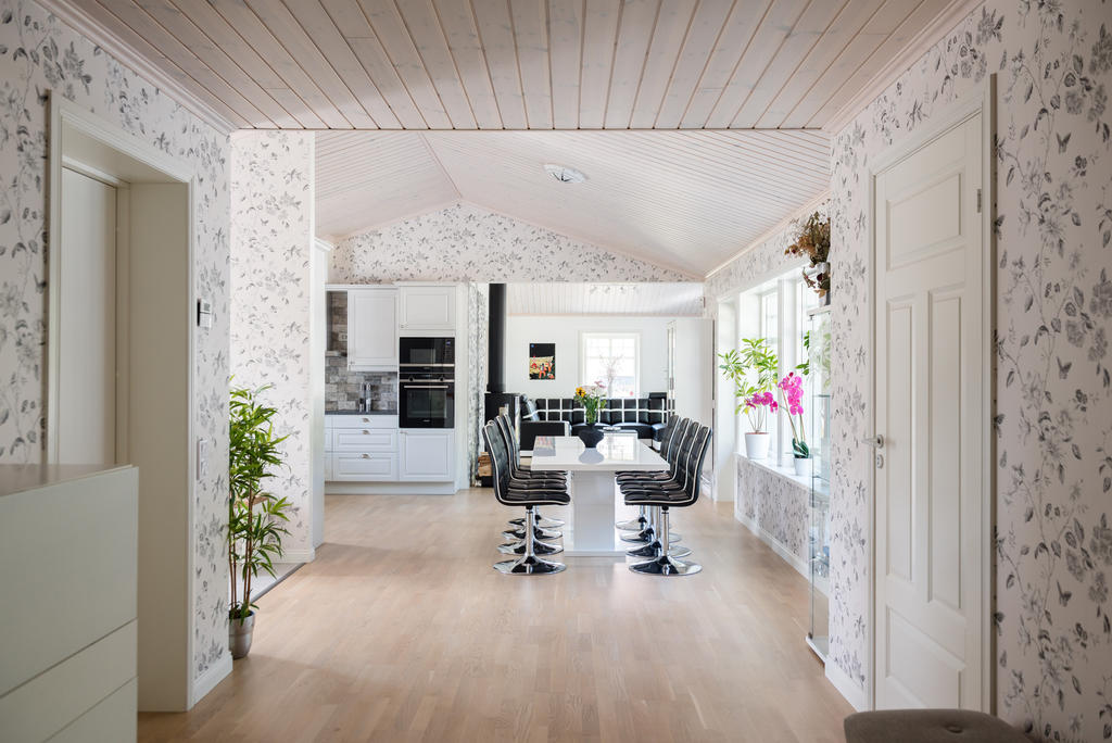 Hall mot kök