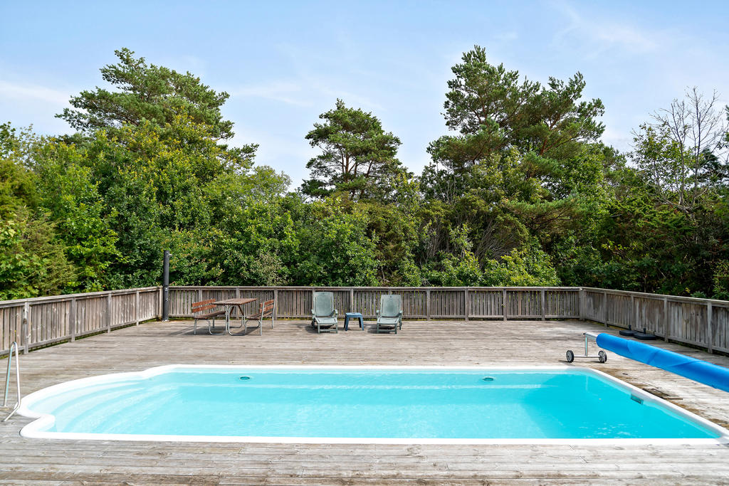 Välkommen att ta ett dopp i samfällighetens gemensamma pool!