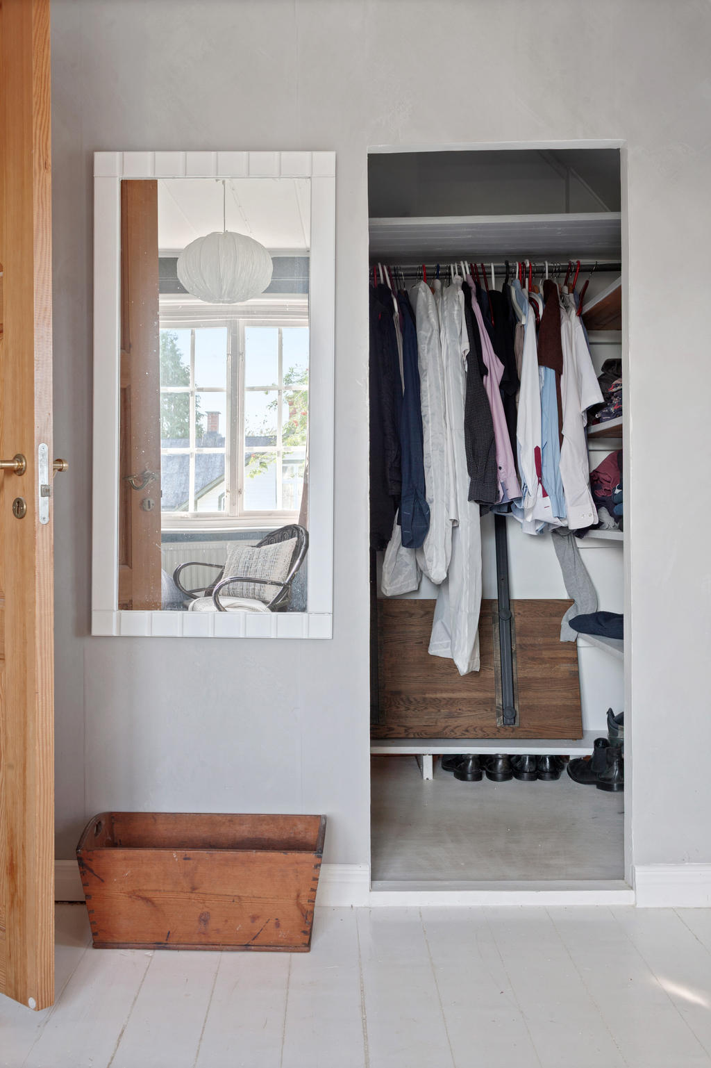 Walk-in closet i sovrum 2