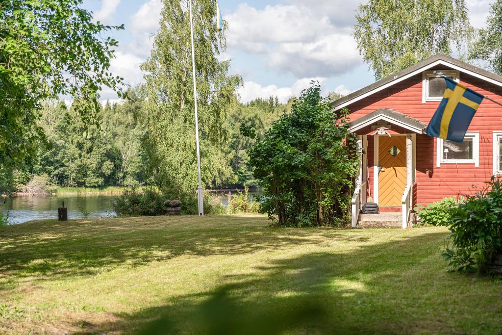 Fritidsboende med första parkett mot älven!