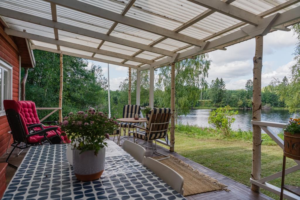 Härlig veranda mot älven